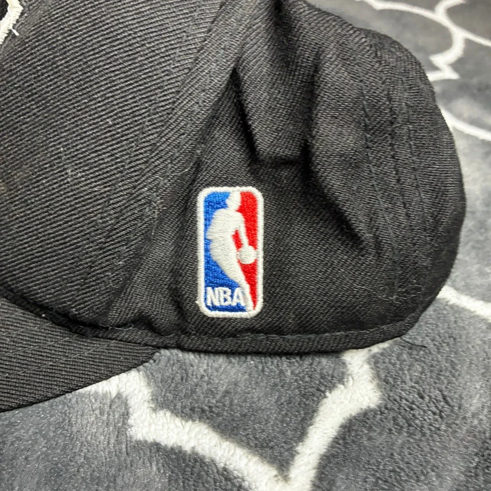 Adidas Brooklyn Nets NBA Fitted Hat 7 3/8 Black Wool Flat Brim Baseball Cap Mens